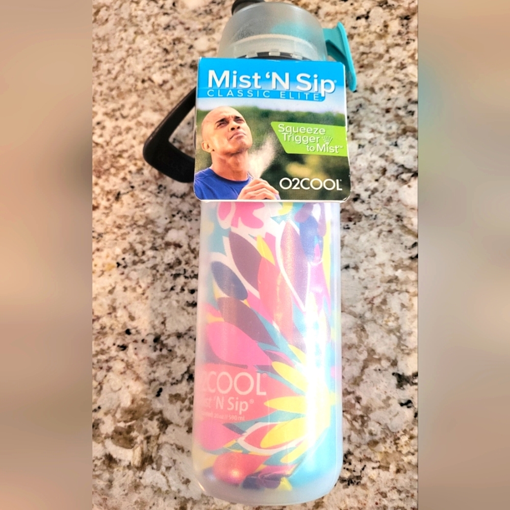 Mist 'N Sip Classic Elite Water Bottle  Blue and Pink NEW Pool Beach Theme Parks